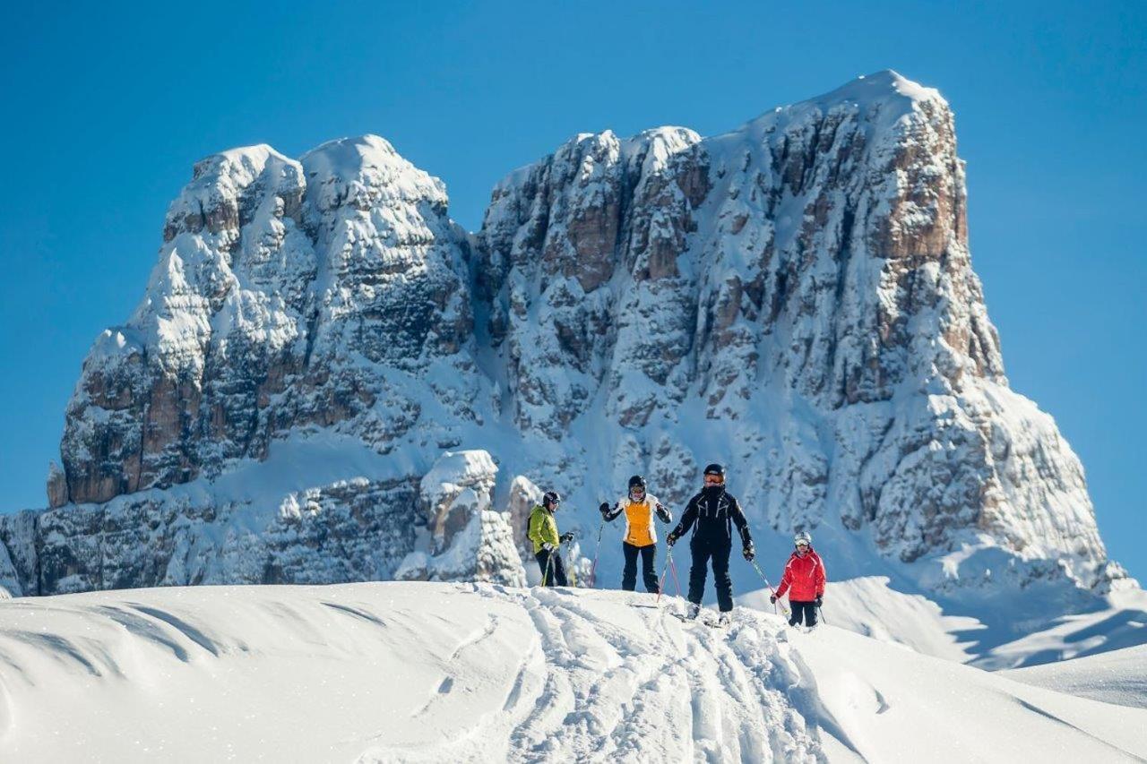 Hotel Corona Cortina dʼAmpezzo Eksteriør billede