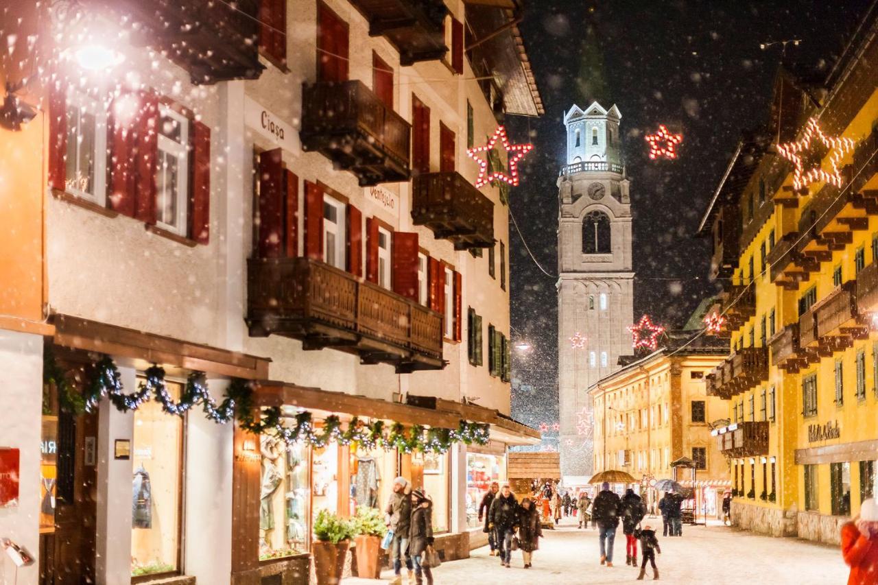 Hotel Corona Cortina dʼAmpezzo Eksteriør billede
