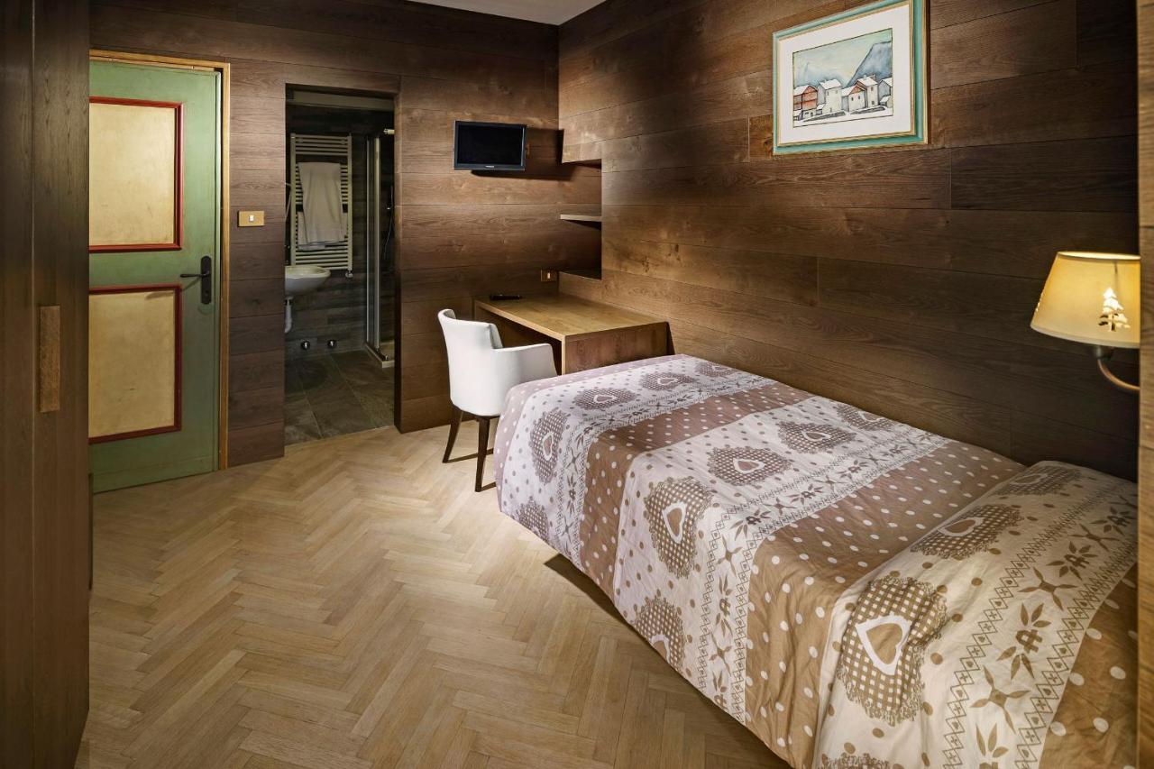 Hotel Corona Cortina dʼAmpezzo Eksteriør billede