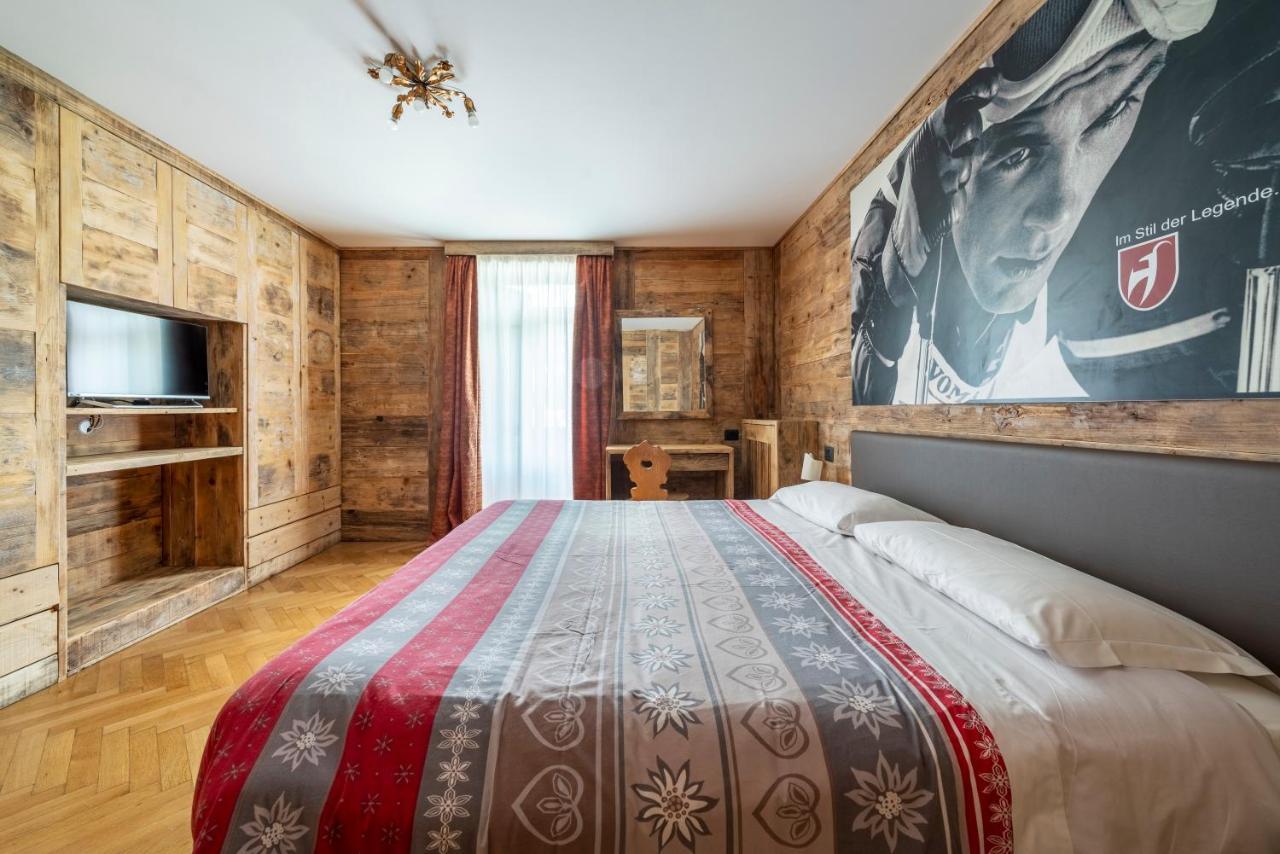 Hotel Corona Cortina dʼAmpezzo Eksteriør billede