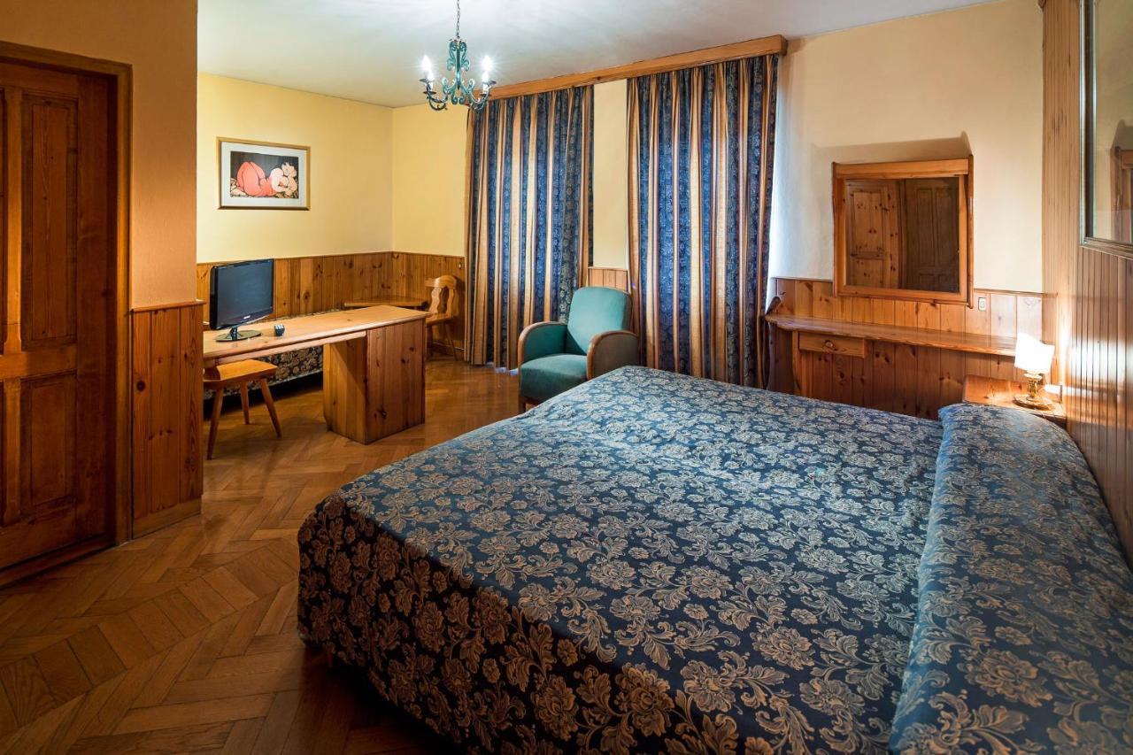 Hotel Corona Cortina dʼAmpezzo Eksteriør billede
