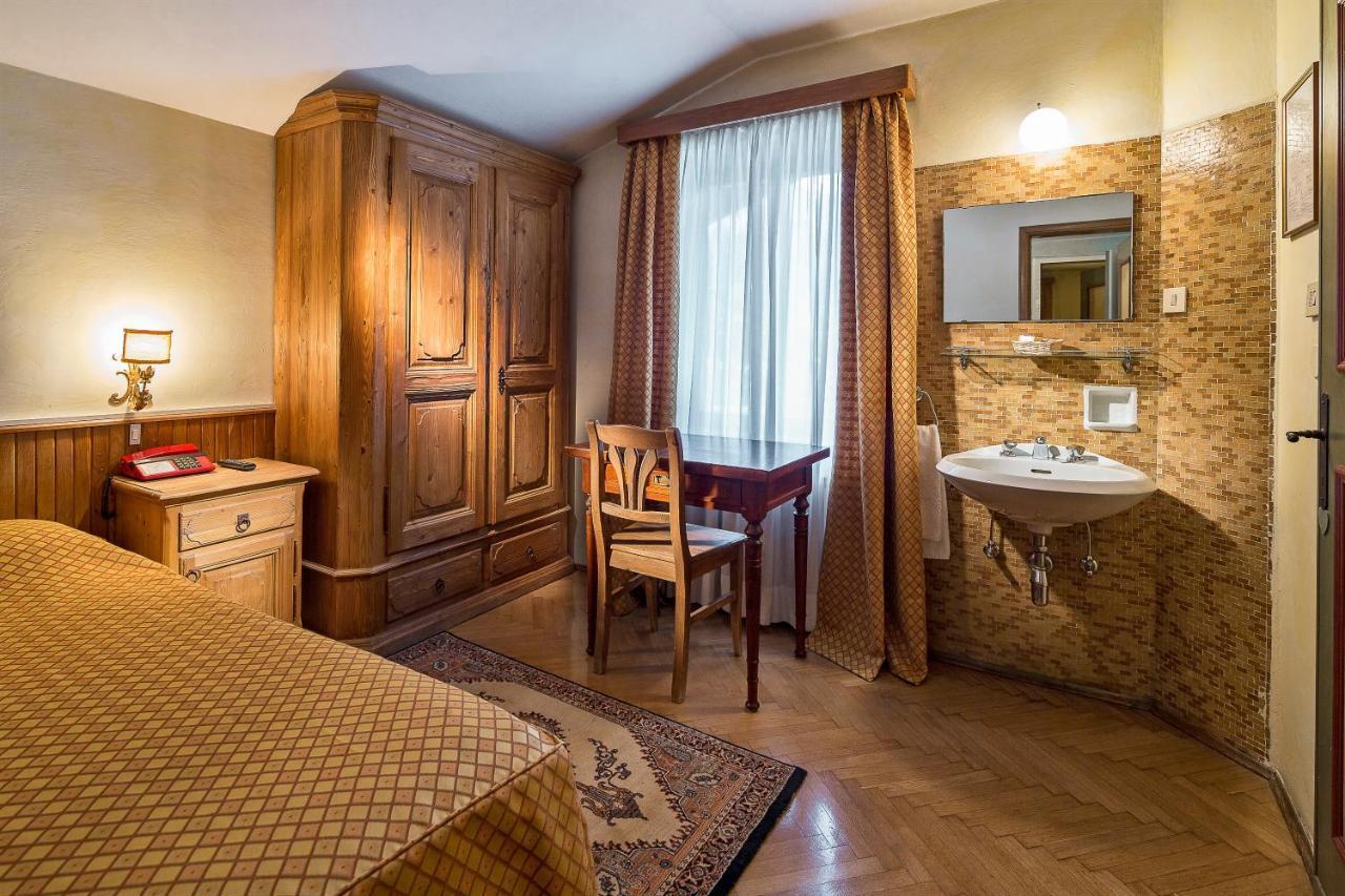 Hotel Corona Cortina dʼAmpezzo Eksteriør billede