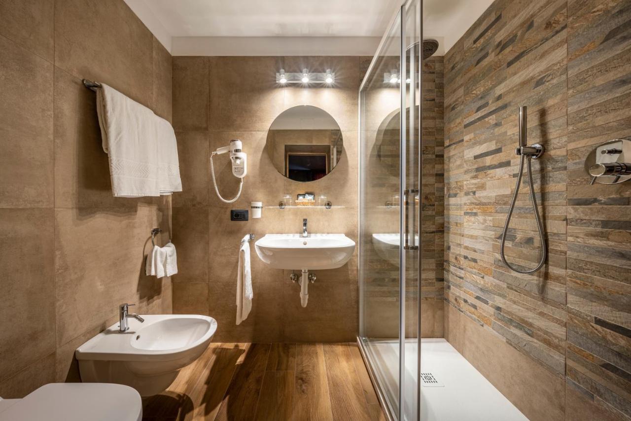 Hotel Corona Cortina dʼAmpezzo Eksteriør billede