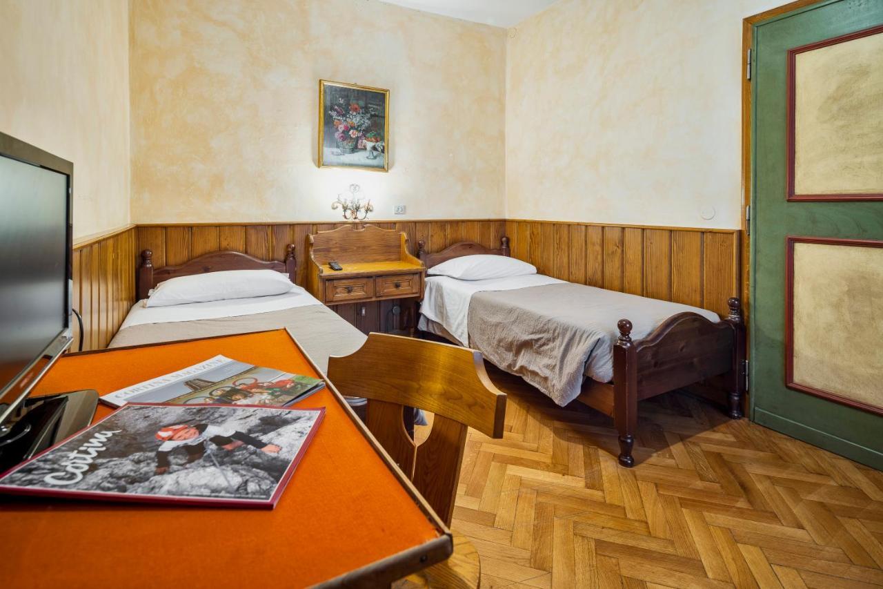Hotel Corona Cortina dʼAmpezzo Eksteriør billede