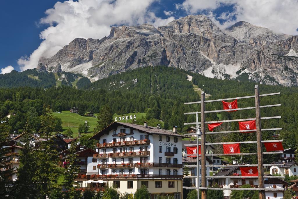 Hotel Corona Cortina dʼAmpezzo Eksteriør billede