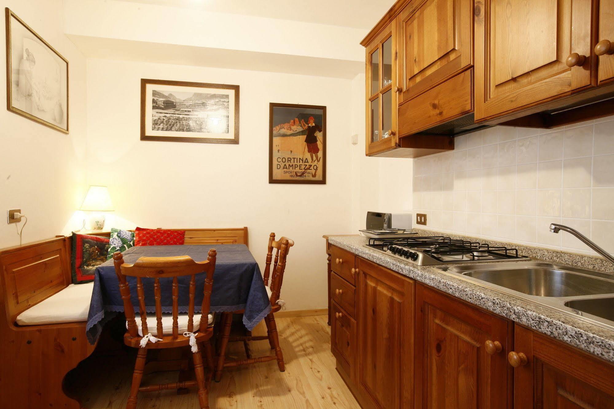 Hotel Corona Cortina dʼAmpezzo Eksteriør billede