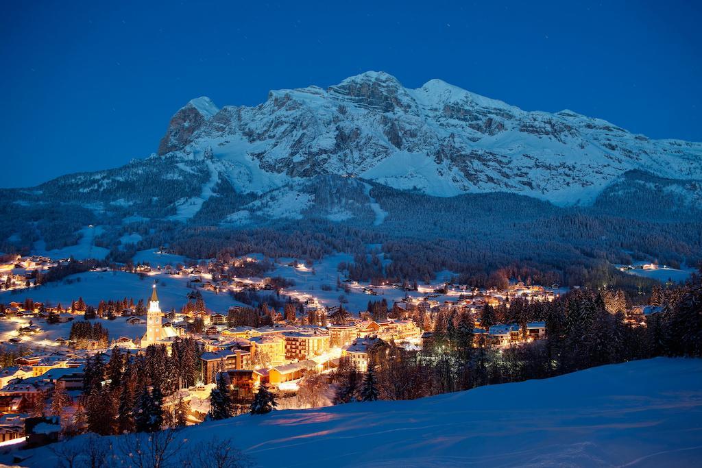 Hotel Corona Cortina dʼAmpezzo Eksteriør billede